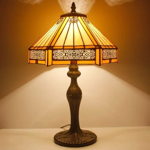 Настольная лампа Тиффани Ornament OFT860 Tiffany Lighting разноцветная бежевая 1 лампа, основание коричневое металл в стиле тиффани орнамент