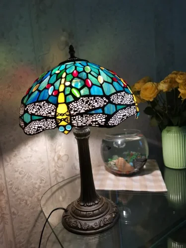 Настольная лампа Тиффани Dragonfly OFT833 Tiffany Lighting разноцветная зелёная 1 лампа, основание коричневое металл в стиле тиффани стрекоза фото 5