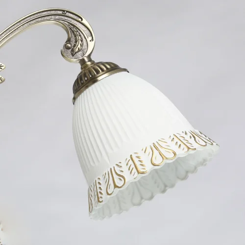 Люстра потолочная Ариадна 105010603 DeMarkt белая на 3 лампы, основание бронзовое в стиле классический  фото 3