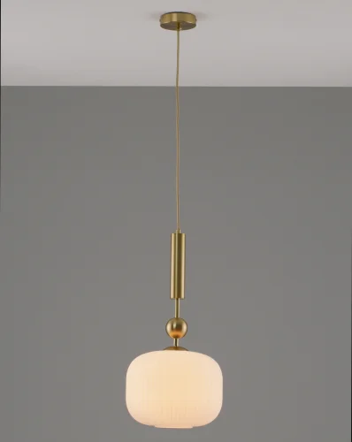 Светильник подвесной Creamy V10911-P Moderli белый 1 лампа, основание золотое в стиле современный выдувное