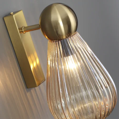 Бра Elica 5402/1W Odeon Light янтарный на 1 лампа, основание золотое в стиле современный  фото 5